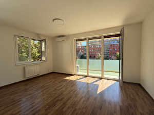 Modern 1-Bedroom Flat on Corvin Promenade with Garden View