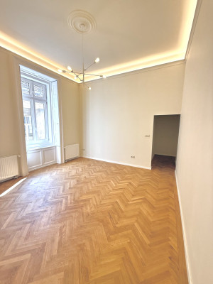 Fully renovated one-bedroom apartment in Váci utca