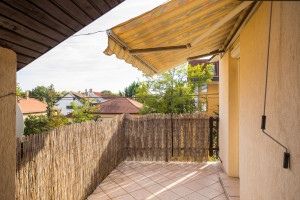 Detached 4-Floor Building in Upcoming Area