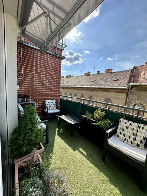2-Bedroom Apartment with Terrace in Dob utca