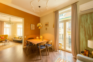 1-Bedroom Stylish Parkview Apartment with Balcony
