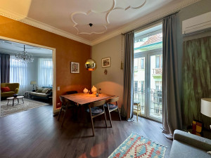 1-Bedroom Stylish Parkview Apartment with Balcony