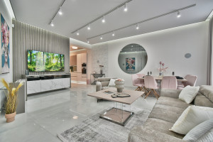 3-Bedroom Apartments with Synagogue View