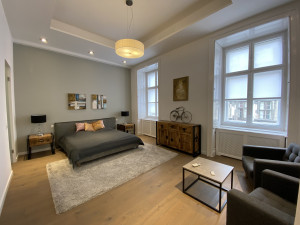 2-Bedroom Apartment next to Basilica and Liberty Square