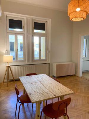 2-Bedroom Apartment in Damjanich utca