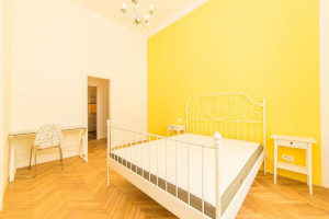Bright & Spacious 2-Room Apartment near Oktogon