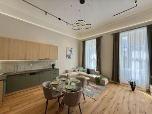 Bright 3-Bedroom Apartment in District V. City Center.