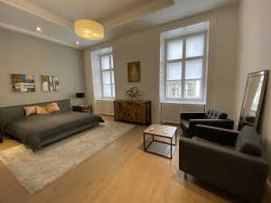 2-Bedroom Apartment next to Basilica and Liberty Square