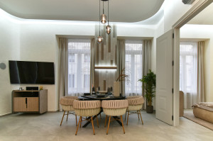 3-Bedroom Renovated Apartment near Andrassy út