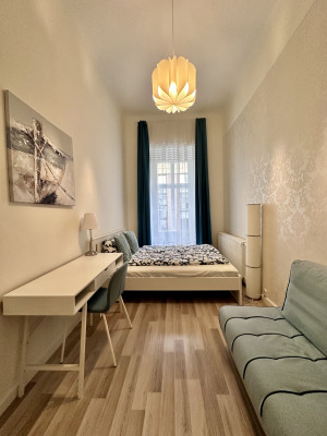 Freshly Renovated 2-Bedroom Apartment near Opera