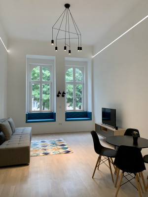 Stylish & Bright 1-Bedroom Apartment near Oktogon
