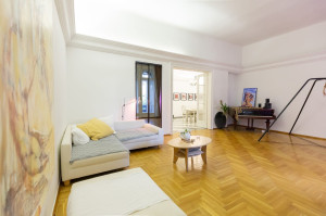 1-Bedroom Apartment in Historic Villa