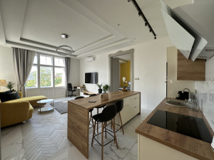2-Bedroom Bright Apartment with Castle View in Mészáros utca