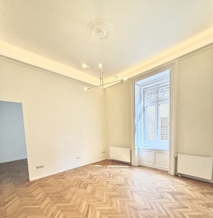 Fully renovated one-bedroom apartment in Váci utca