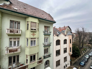 1-Bedroom Stylish Parkview Apartment with Balcony