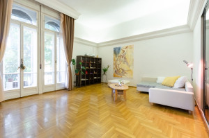 1-Bedroom Apartment in Historic Villa