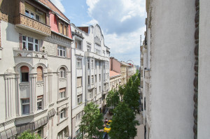 2-Bedroom Apartment next to Iconic Basilica