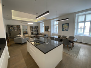 2-Bedroom Apartment next to Basilica and Liberty Square