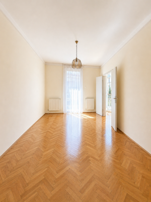 Bright 2-Bedroom Apartment with Balcony in Hársfa utca