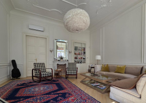 2-Bedroom Elegant Apartment next to Parliament