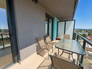2-Bedroom Corner Apartment with Garage in Waterfront City Complex