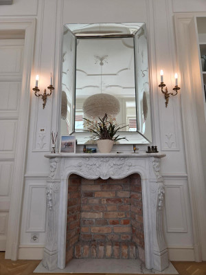 2-Bedroom Elegant Apartment next to Parliament