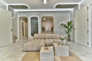 3-Bedroom Renovated Apartment near Opera