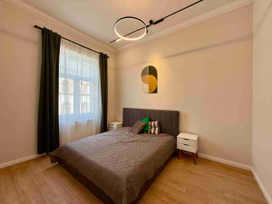 4-Bedroom Apartment near Danube in Lónyay utca