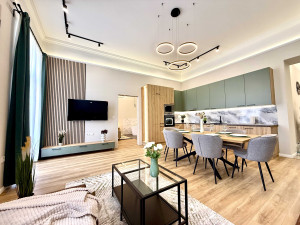 4-Bedroom Apartment with Balconies