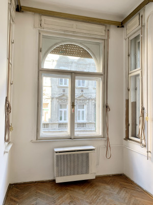 1-Bedroom Apartment with Balcony in Peterdy utca