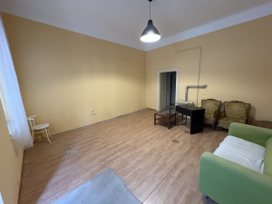 Shop for Rent in Rozsa utca