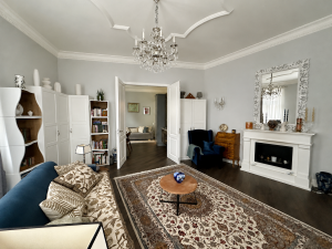 1-Bedroom Stylish Parkview Apartment with Balcony