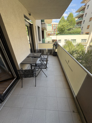 Modern 2-Bedroom Apartment with Terrace & Garage