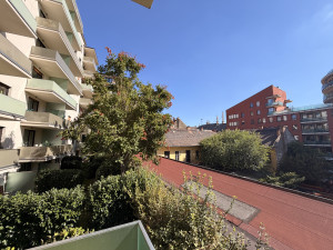 Modern 1-Bedroom Flat on Corvin Promenade with Garden View