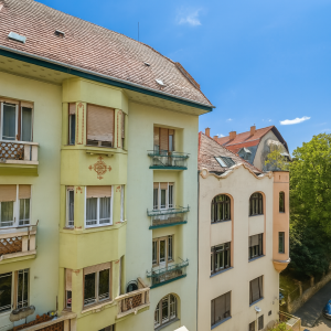 1-Bedroom Stylish Parkview Apartment with Balcony
