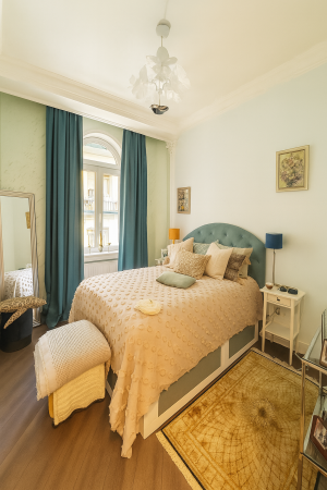 1-Bedroom Stylish Parkview Apartment with Balcony