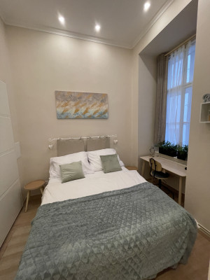 Bright Apartment with Balcony in Prime District V Location