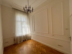 2-Bedroom Landmark View Apartment in Architectural Building