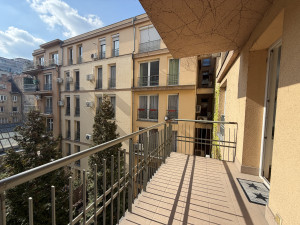 Bright 2-Bedroom Apartment with Balcony in Hársfa utca