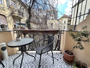 2-Bedroom Elegant Apartment Opposite City Park in Dózsa György út