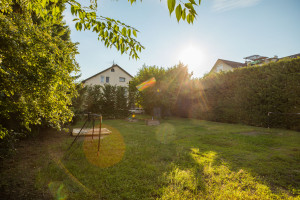 Detached 4-Floor Building in Upcoming Area