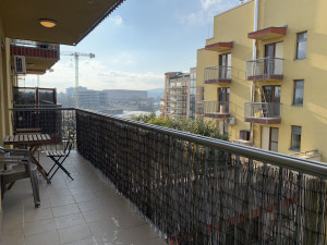 2-Bedroom Apartment with Large Terrace in Úszódaru utca