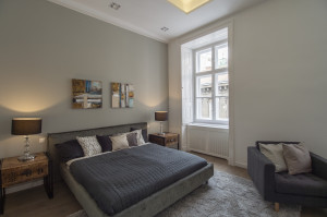 2-Bedroom Apartment next to Basilica and Liberty Square
