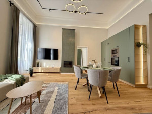Bright 3-Bedroom Apartment in District V. City Center.