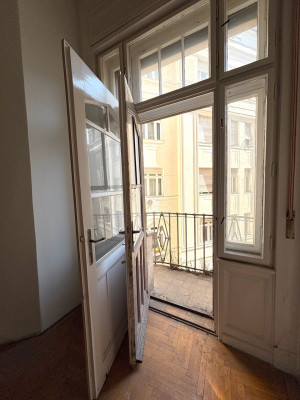 2-Bedroom Apartment with Balcony few steps from Parliament