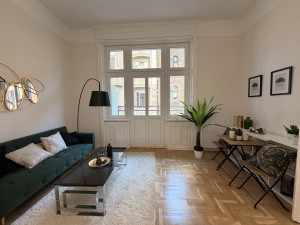 2-Bedroom Fully Renovated Apartment with Balcony