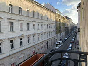 1- Bedroom Apartment with Balcony on Gutenberg tér