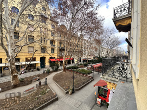 1-Bedroom Apartment on Liszt Ferenc Sqare