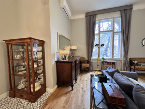 2-Bedroom Elegant Apartment Opposite City Park in Dózsa György út