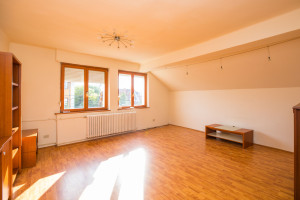 Detached 4-Floor Building in Upcoming Area